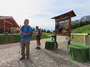Bello il ‘Sentiero delle panchine ‘ ad anello da San Simone-Passo San Simone + Forcella Rossa-17giu25 - FOTOGALLERY